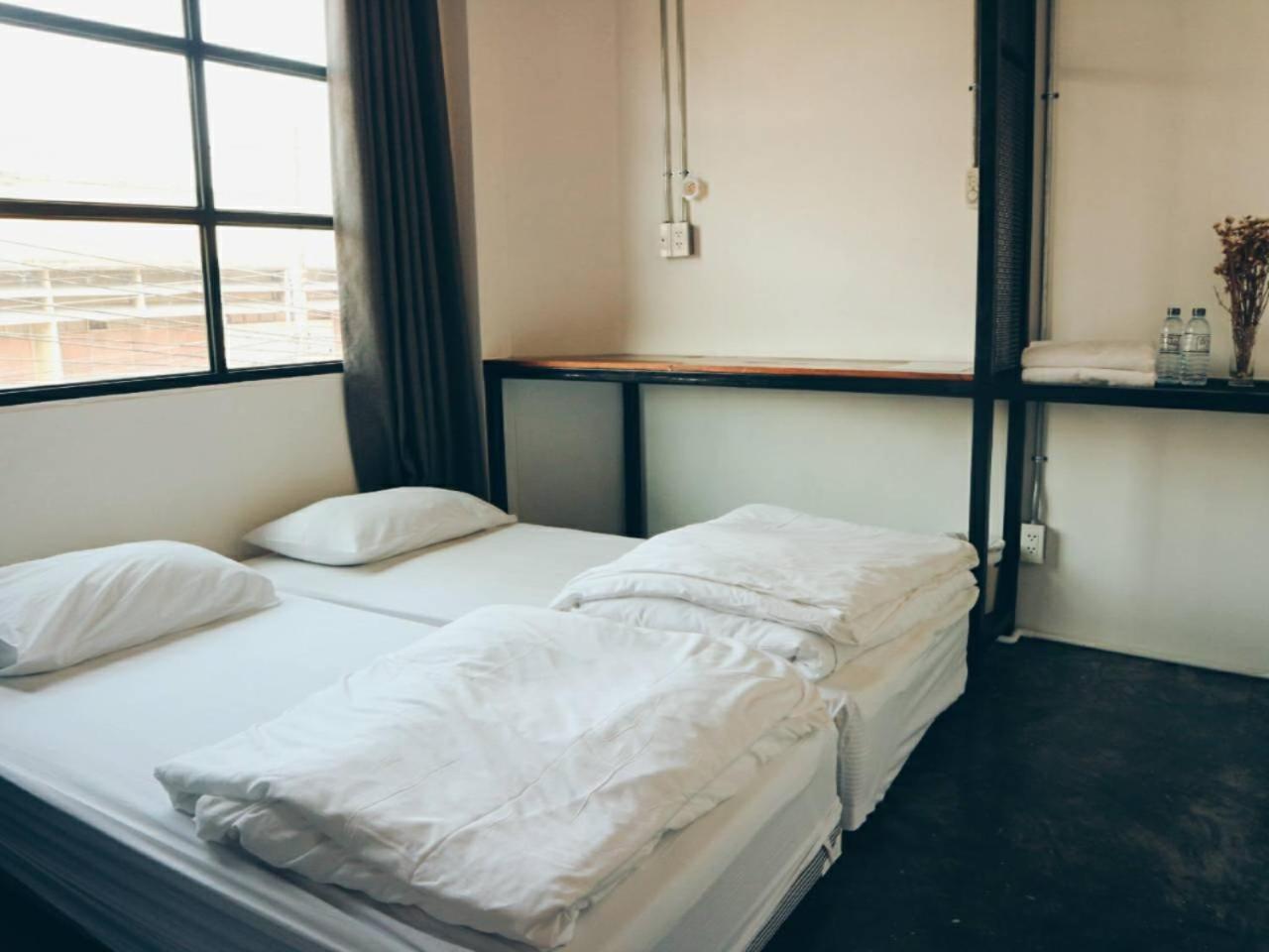Hugnur Hostel And Coffee Chiang Mai Eksteriør bilde